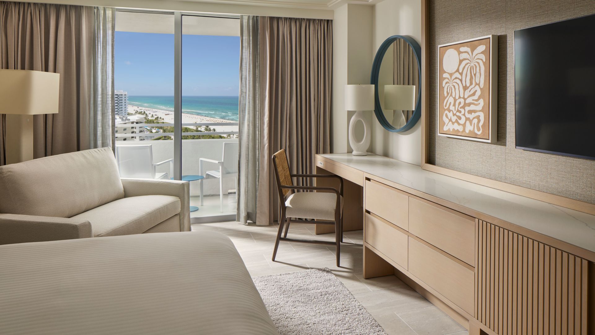 Loews Miami Beach Hotel pool deck and oceanfront